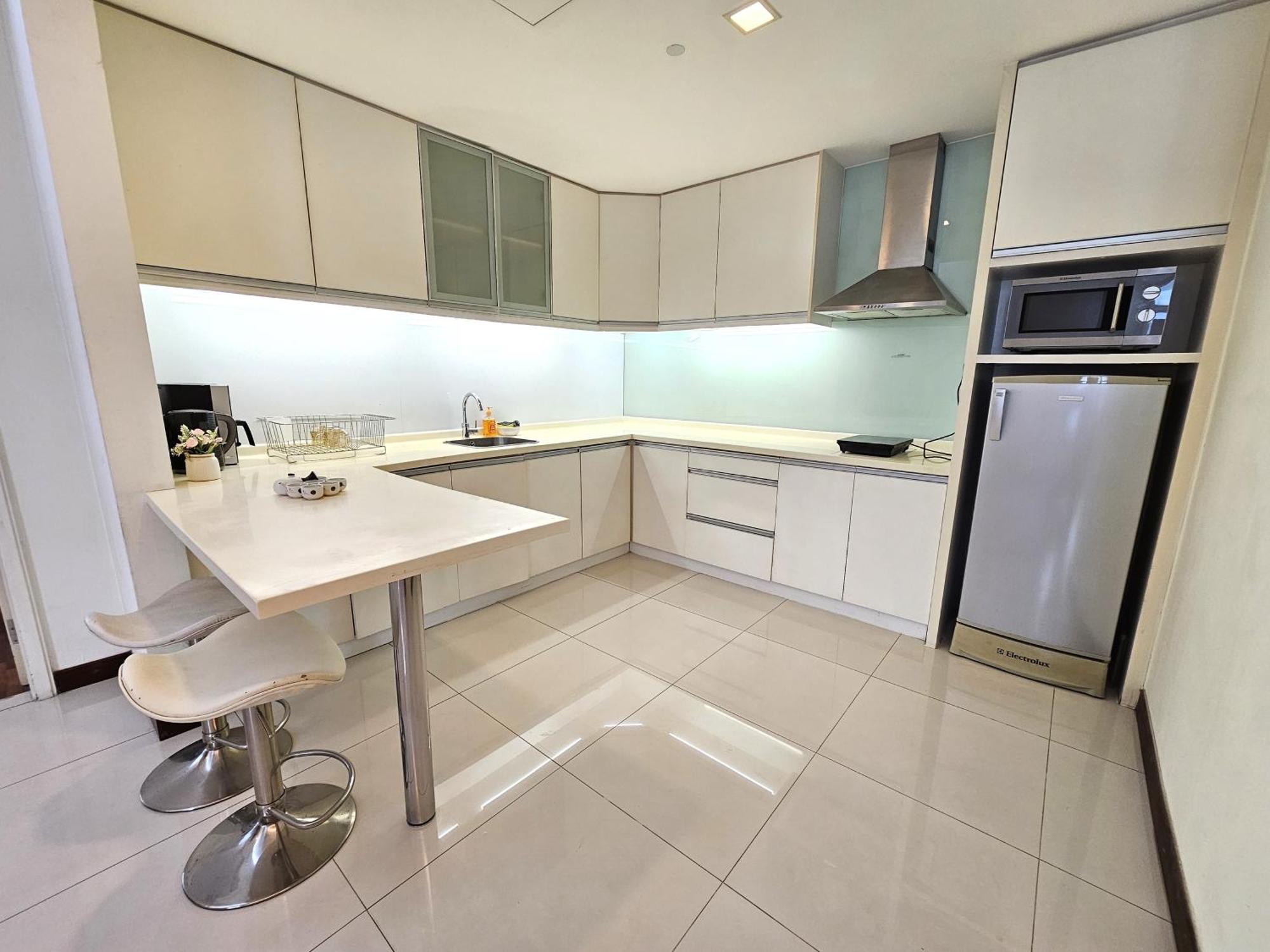 Comar Place Klcc Twin Towers Serviced Aparthotel