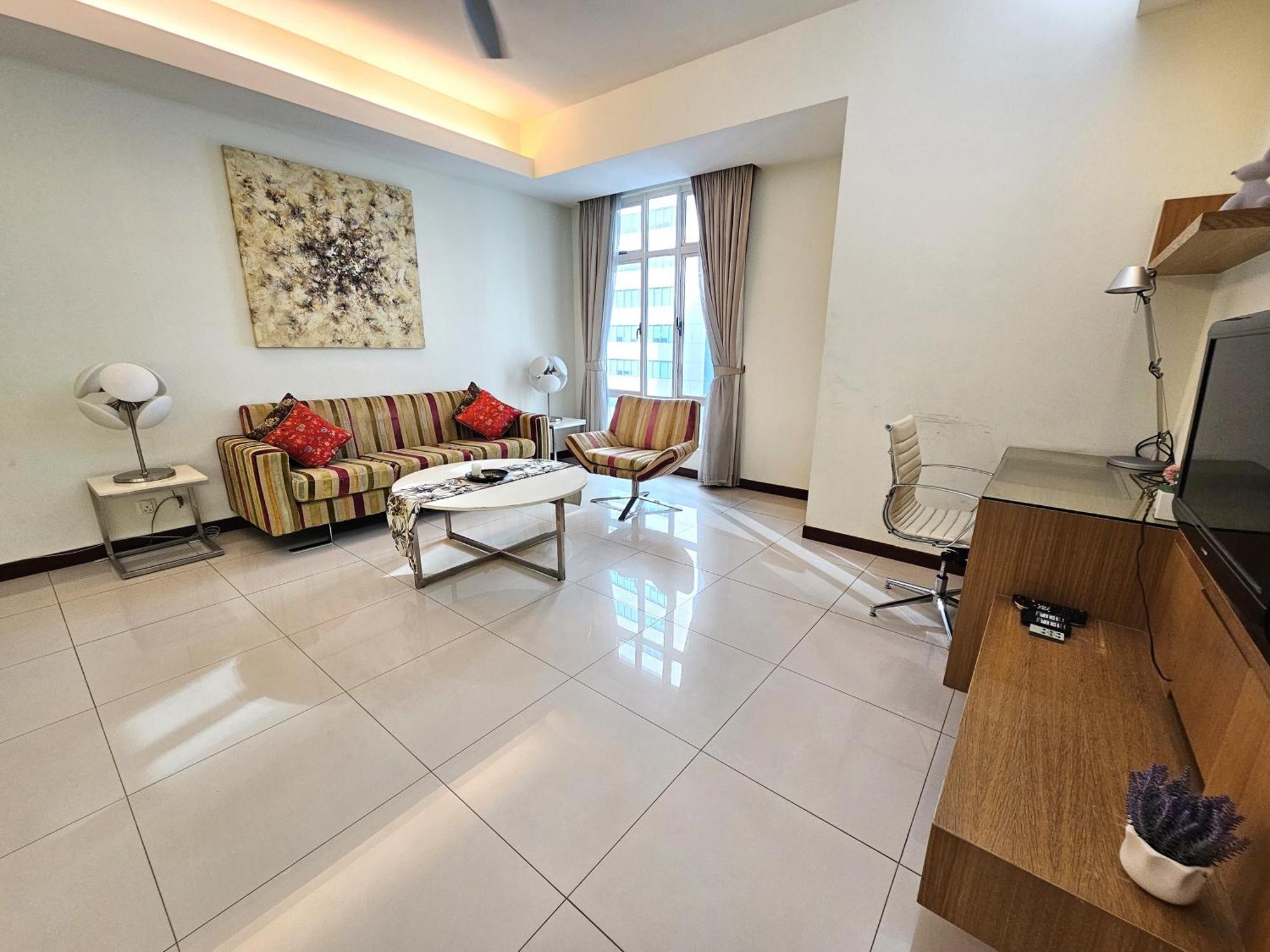 Comar Place Klcc Twin Towers Serviced *