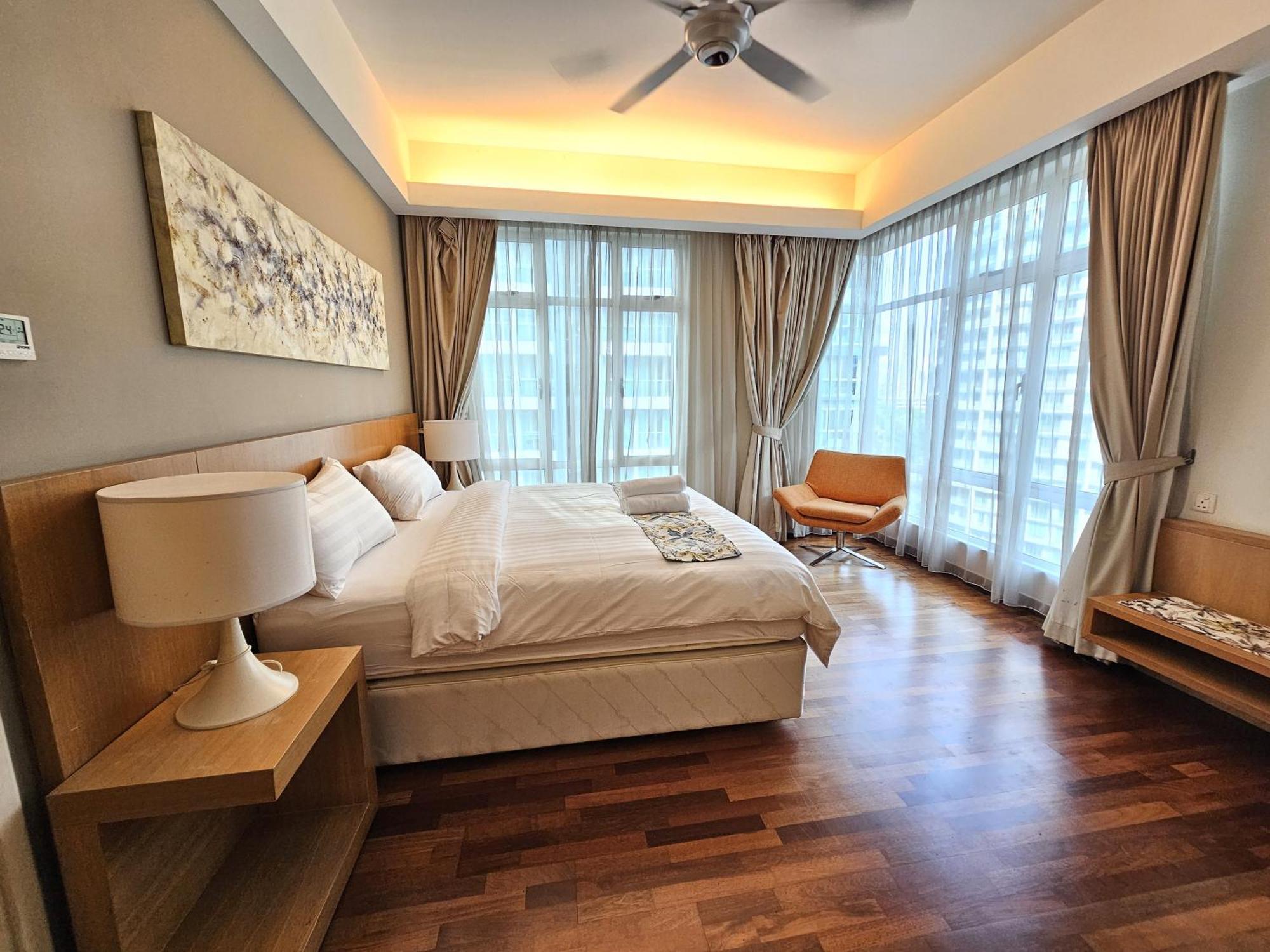 Comar Place Klcc Twin Towers Serviced Aparthotel